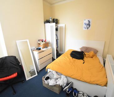 6 bedroom terraced house to rent - Photo 4