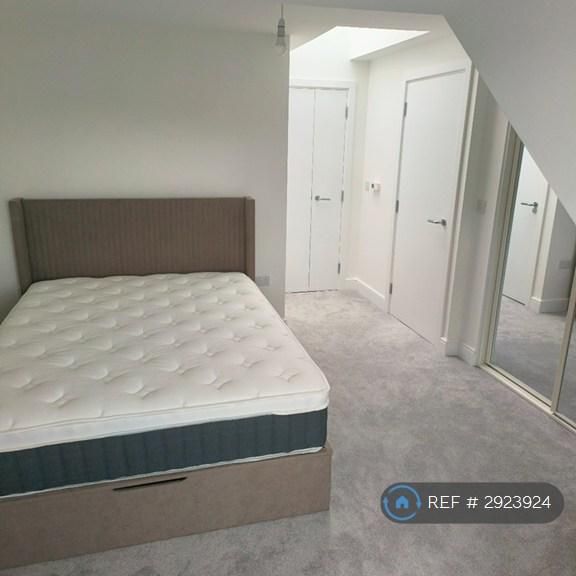 1 bedroom in a house share to rent - Photo 1