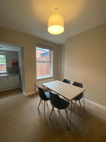 2 bedroom flat to rent - Photo 4