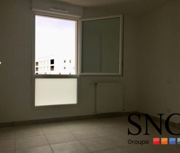 T3 AVEC LOGGIA ET PARKING - Photo 2