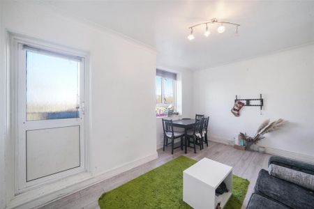 2 bedroom property to rent - Photo 2