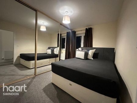 1 bedroom in a house share to rent - Photo 2