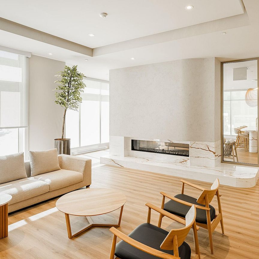 Monarc Collection - Photo 1