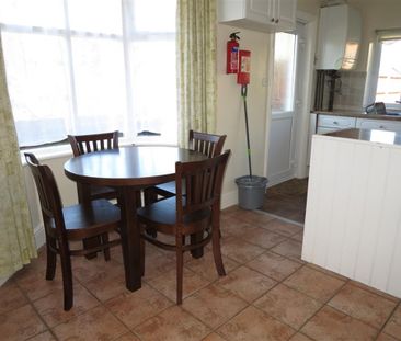 4 bedroom detached house to rent - Photo 2