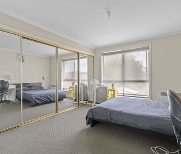 Share House - ROOM with own ensuite - Photo 3