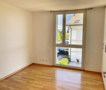 Bel appartement traversant de 4 pièces au 3ème étage avec balcon vu... - Photo 3