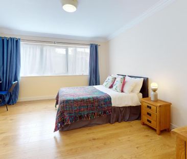 Emily Gardens, Plymouth - Photo 2