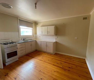 NEAT & TIDY THROUGHOUT - Photo 4