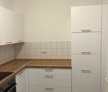 Altbauwohnung | 2-Zimmer mit Einbauküche - Photo 1