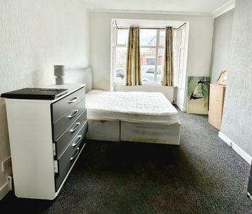 3 bedroom house to rent Clifford Street, WV6 - Photo 6