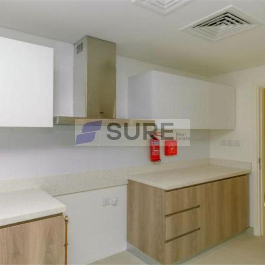 Brand New | Very Spacious | Ready To Move In | - Photo 1