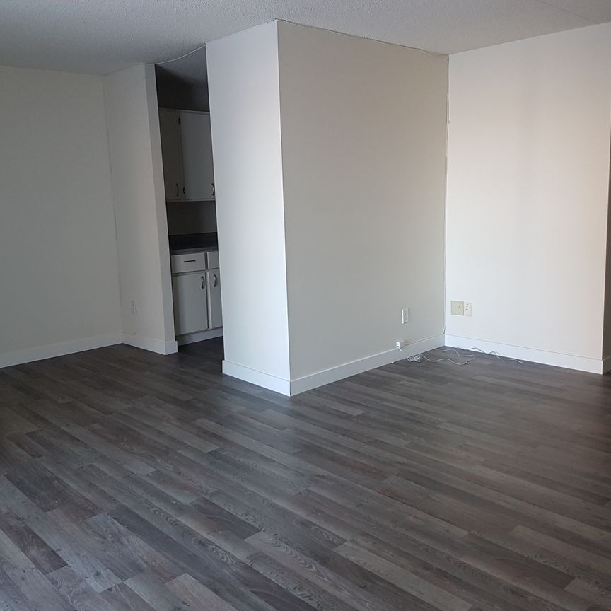 31 Centennial St, Regina - Photo 1