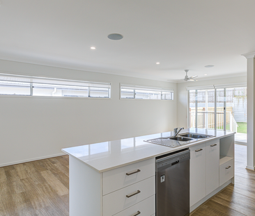 5 Florida Crescent, Spring Mountain, QLD - Photo 3