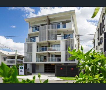 5/15 Besham Parade, Wynnum, Qld 4178 - Photo 2