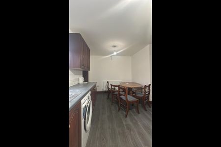 4 Bed Terraced House, Lathom Road, E6 - Photo 2