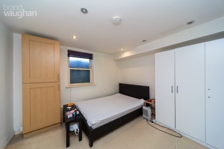 2 bedroom maisonette to rent - Photo 3