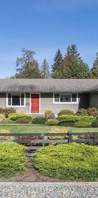 Executive Spacious 5-Bed Rancher in the heart of Brookswood, Langley! - Photo 1