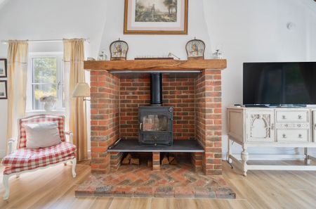 3 bedroom detached bungalow to rent - Photo 2