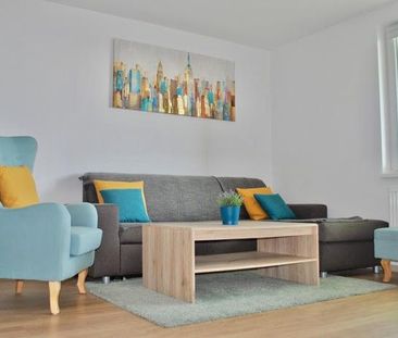 Prenajmeme kompletne zariadený 2-izbový 53m2 byt s loggiou, pivnico... - Photo 2