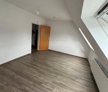 2-Zimmer-Dachgeschosswohnung mit Küche & Keller, Tiergartenbreite - Foto 1