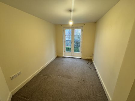 124K Compton Road, West Midlands, WV3 9QB - Photo 4