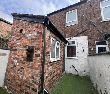 2 bedroom end of terrace house to rent - Photo 2