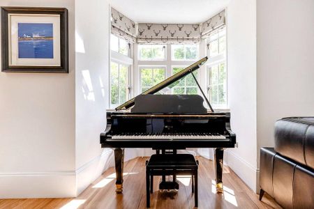 3 bedroom apartment to rent - Photo 2