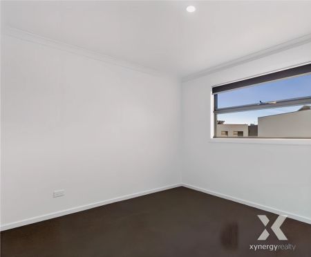 3 Bed, 2 Bath - Photo 4