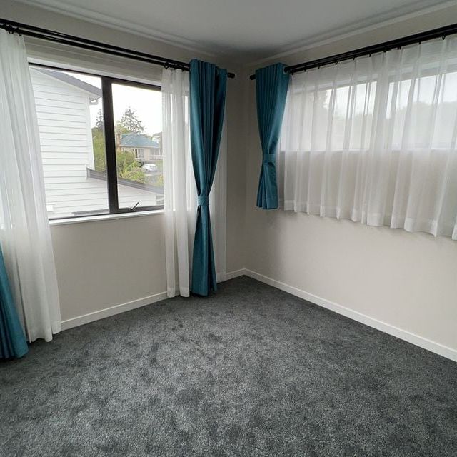 4 bedrooms in Glen Eden - Photo 1