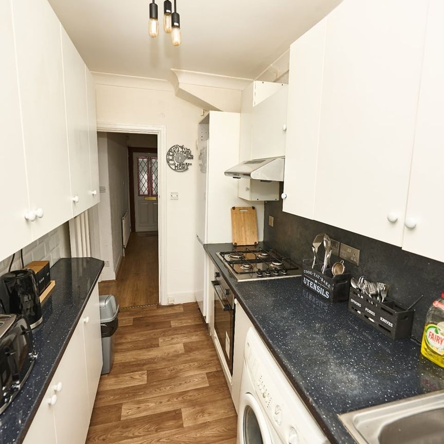 Room in a Shared House, Drake Road, HA2 - Photo 1