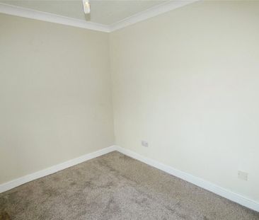 1 bedroom parking to rent - Photo 5