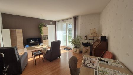 Location Appartement 4 pièces 81m² Y 80190 - Photo 2