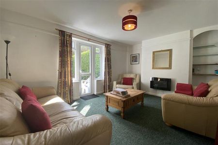 5 bedroom semi-detached house to rent - Photo 2