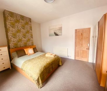 4 bedroom terraced house to rent - Photo 1