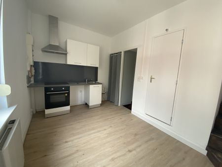 APPARTEMENT F1 BIS EN DUPLEX RÉNOVÉ - QUARTIER SAINIT PIERRE - Photo 5