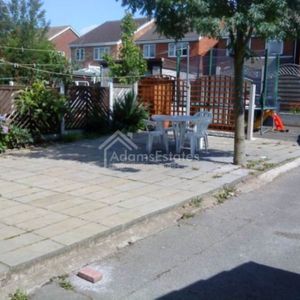 Price £850 pcm - Available Now - Unfurnished - Photo 2