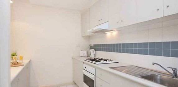 2 Bedroom Apartment - Photo 2