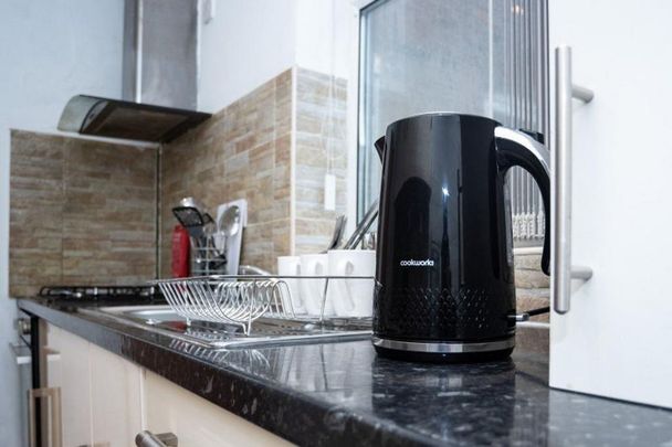 1 bedroom in a house share to rent - Photo 1