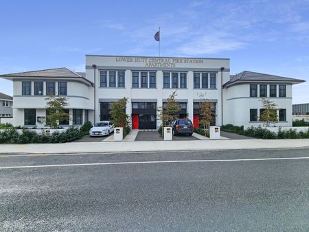 Modern Living in a Renovated Fire Station - Photo 3