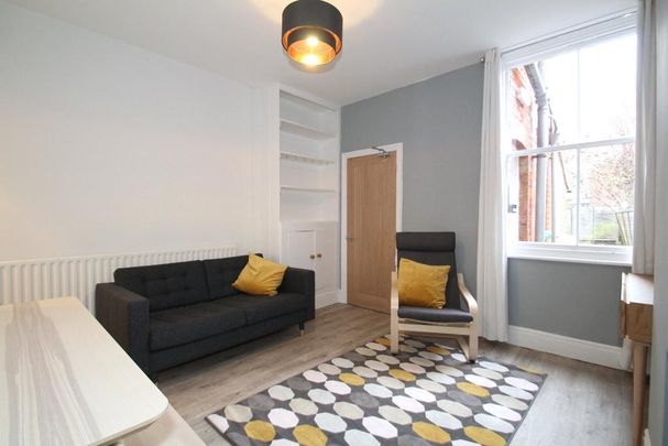 3 bedroom end of terrace house to rent - Photo 1