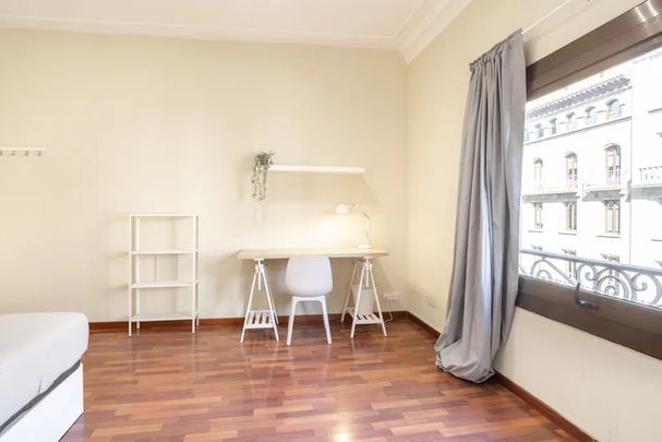 Via Laietana, Barcelona, Catalonia 08003 - Photo 1