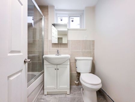 For Lease - 708 Carnegie Avenue Unit# Lower, Oshawa, Ontario - Photo 5