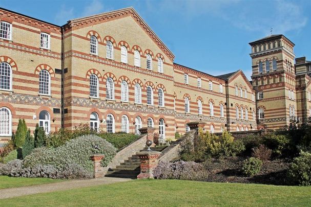 4 bedroom terraced house to rent - Photo 1