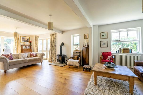 4 bedroom detached house to rent - Photo 1