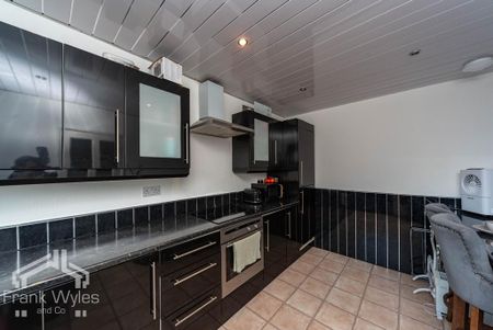 2 bedroom house to rent - Photo 2