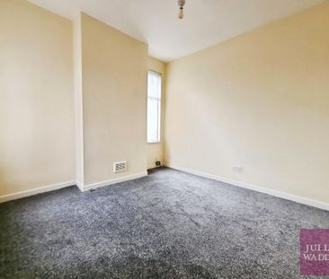 3 bedroom end of terrace house to rent - Photo 5