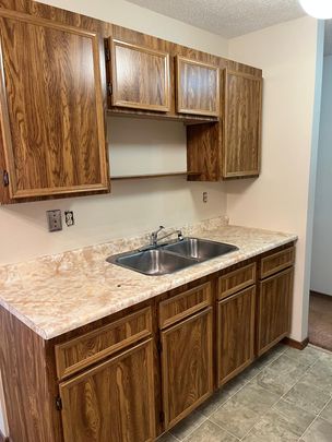 1 Bedroom Units in Clearview Meadows!! - Photo 1