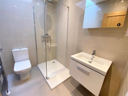 4 bedroom chalet to rent - Photo 4