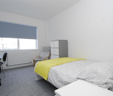 Tamar House 3 Bed apartments, Plymouth - Photo 2