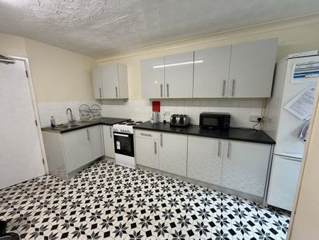 ROOM 1, Benland, Bretton, PE3 8EB, Property for rent - Photo 3